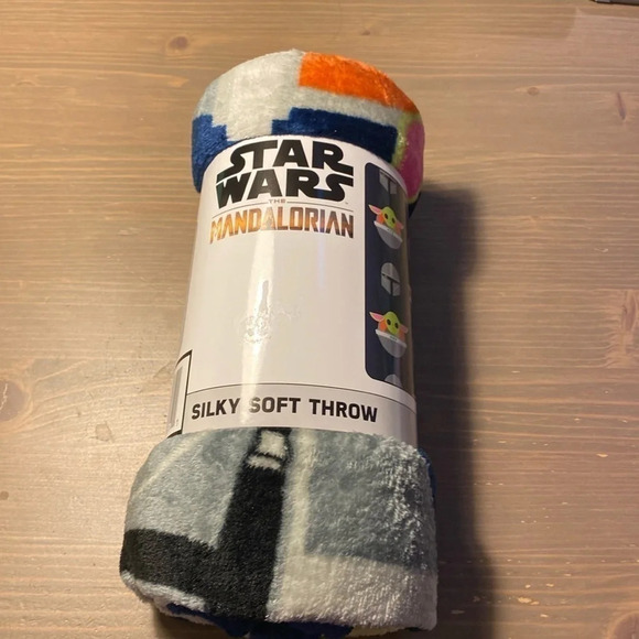 Disney Star Wars The Mandalorian throw blanket​ - Picture 1 of 5